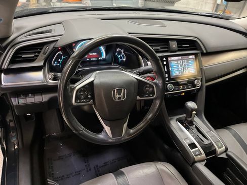 Used 2018 Honda Civic Touring image 14