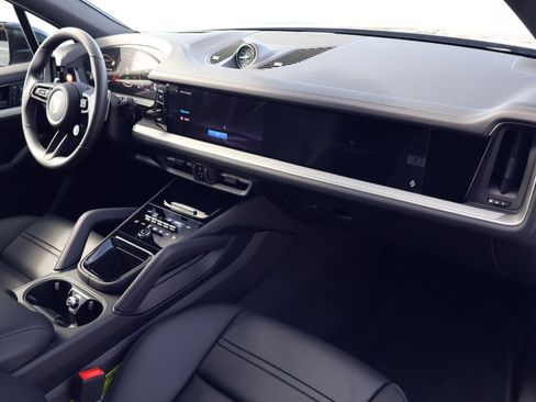 New 2026 Porsche Cayenne E-Hybrid AWD/4WD image 25