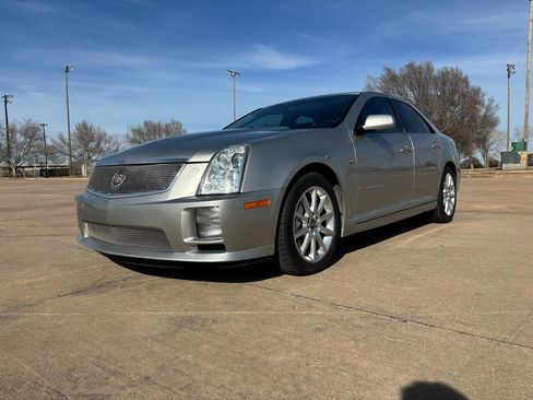 Used 2006 Cadillac STS V image 3
