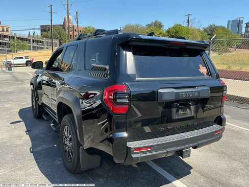 Used 2025 Toyota 4Runner SR5 AWD/4WD image 5