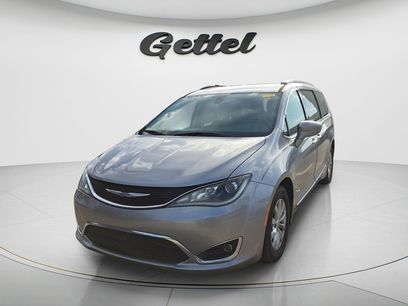 Used 2017 Chrysler Pacifica Touring-L