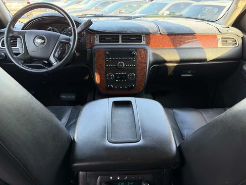 Used 2008 Chevrolet Suburban LT w/ LT Preferred Equipment Group RWD image 21