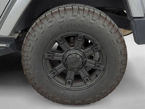 Used 2014 Jeep Wrangler Unlimited Sahara w/ Connectivity Group image 6