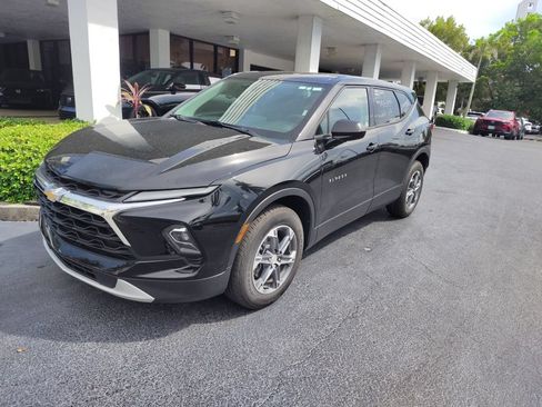 Used 2025 Chevrolet Blazer LT FWD image 1