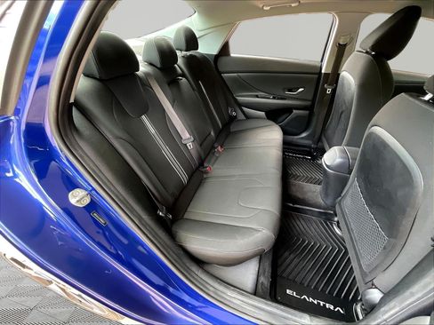 Used 2022 Hyundai Elantra SEL w/ Convenience + Premium Package FWD image 23