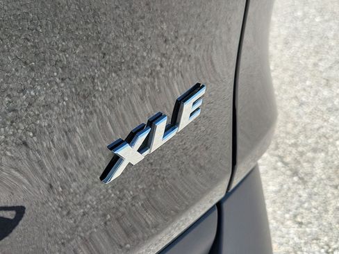 Used 2024 Toyota RAV4 XLE FWD image 7