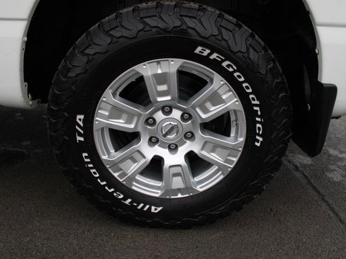 Used 2018 Nissan Titan SV image 13