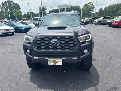 Used 2020 Toyota Tacoma TRD Sport AWD/4WD image 5