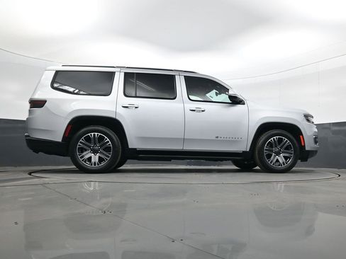 Used 2022 Jeep Wagoneer Series III image 25