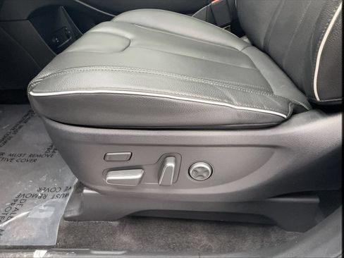 Used 2025 Hyundai Palisade Limited FWD image 21