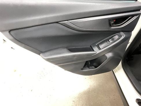 Used 2020 Subaru Crosstrek 2.0i image 11