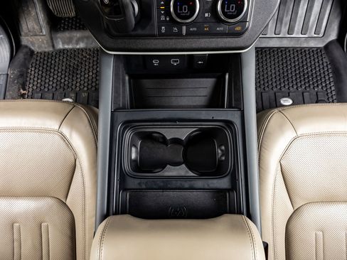 Used 2020 Land Rover Defender 110 HSE image 23