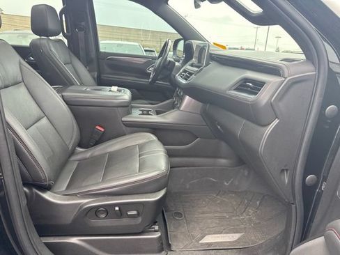 Used 2022 Chevrolet Suburban RST w/ Luxury Package AWD/4WD image 31