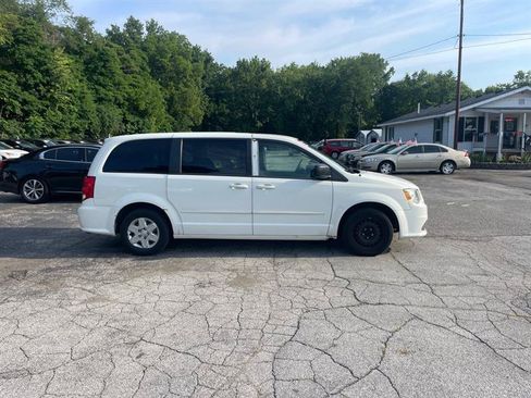Used 2012 Dodge Grand Caravan SE FWD image 4
