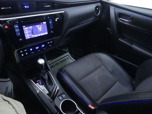 Used 2018 Toyota Corolla SE image 13