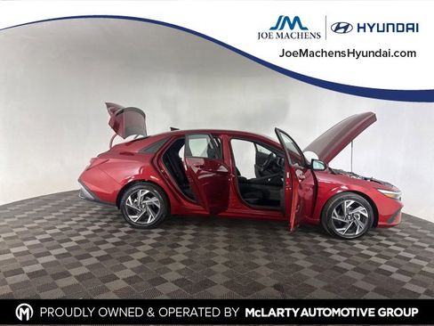 Certified 2025 Hyundai Elantra Sport image 14