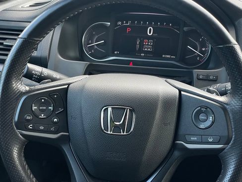 Used 2025 Honda Passport EX-L image 12