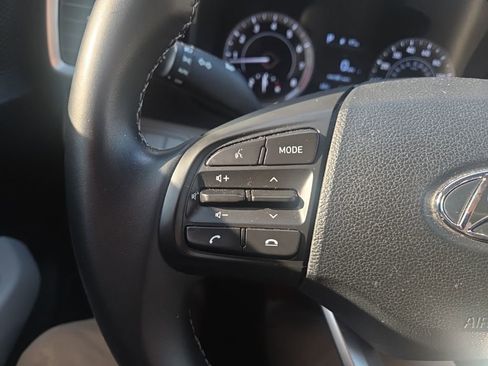 Certified 2022 Hyundai Venue SEL image 15