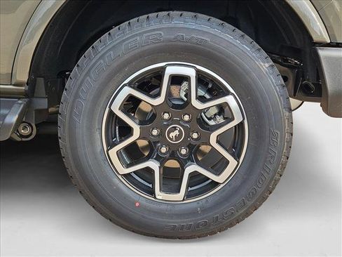New 2025 Ford Bronco Outer Banks AWD/4WD image 10