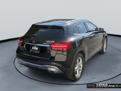 Used 2020 Mercedes-Benz GLA 250 4MATIC w/ Premium Package image 5