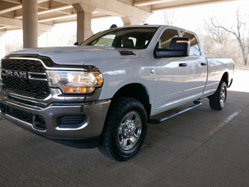 Used 2023 RAM 2500 Tradesman w/ Chrome Appearance Group image 22