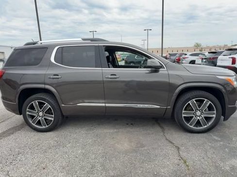 Used 2019 GMC Acadia Denali AWD/4WD image 9