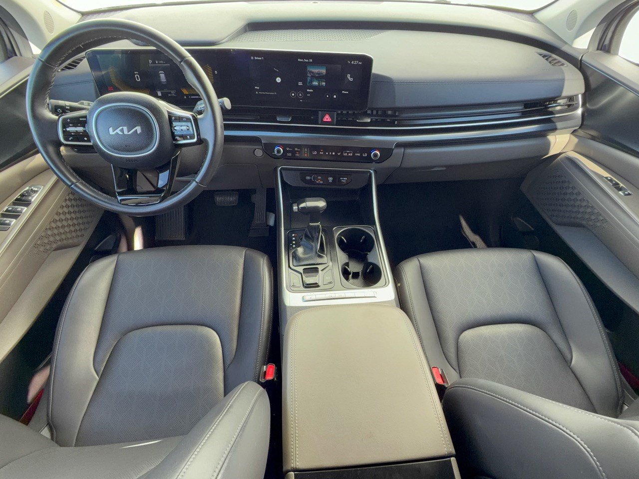 Used 2026 Kia Carnival FWD image 17