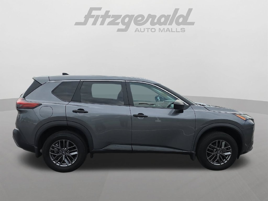 Used 2023 Nissan Rogue S AWD/4WD image 9