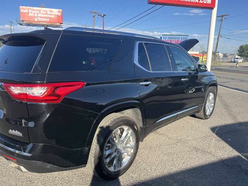 Used 2019 Chevrolet Traverse High Country w/ LPO, 'HIT The Road' Package AWD/4WD image 5