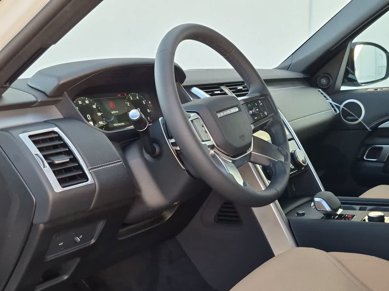 New 2026 Land Rover Discovery Limited Edition AWD/4WD image 10