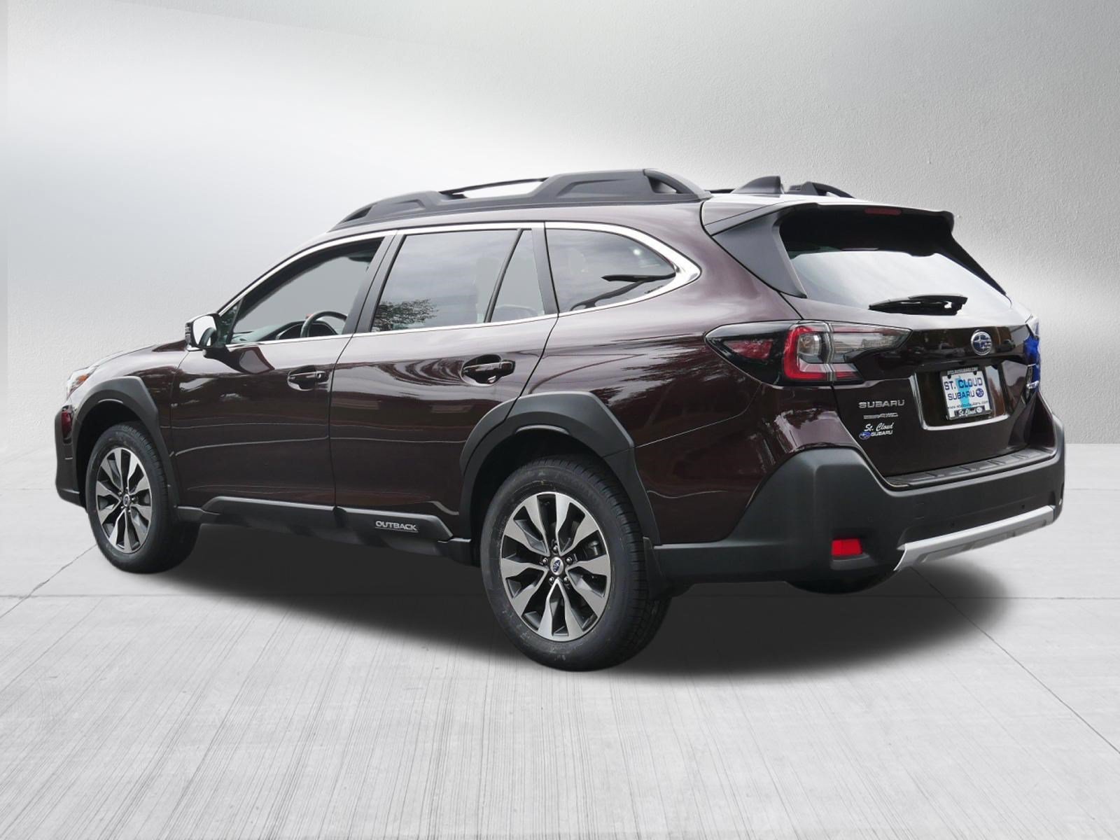 Certified 2025 Subaru Outback Limited AWD/4WD image 5