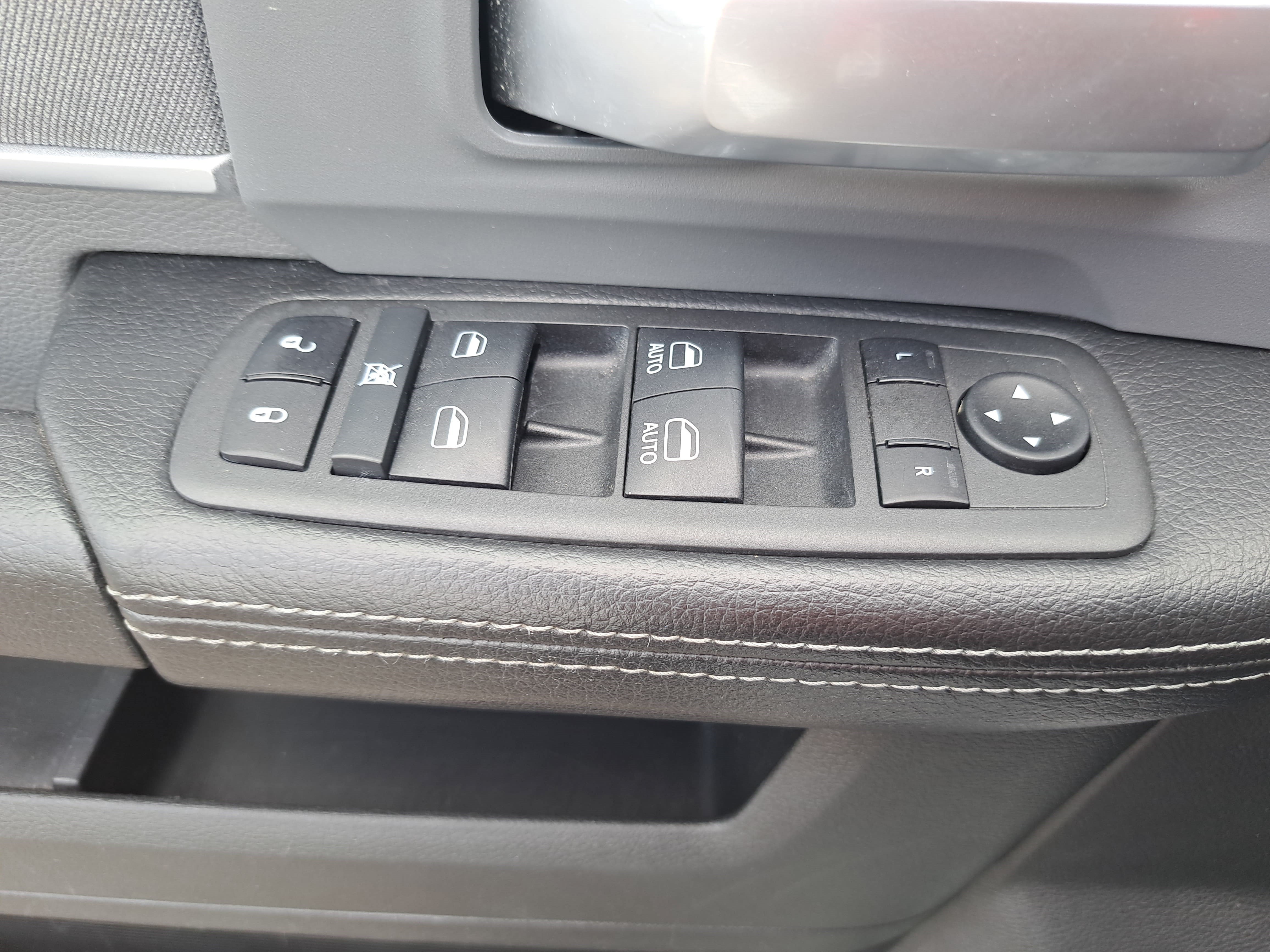 Used 2022 RAM 2500 Big Horn AWD/4WD image 25