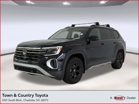 Used 2024 Volkswagen Atlas Peak Edition SEL AWD/4WD image 1