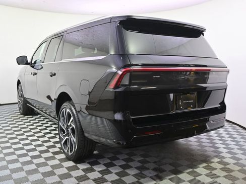 New 2026 Lincoln Navigator L Black Label AWD/4WD image 4