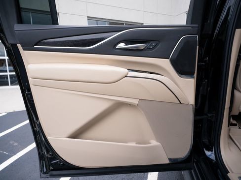 Used 2022 Cadillac Escalade ESV Premium Luxury AWD/4WD image 43