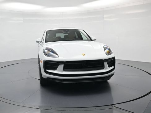 Used 2026 Porsche Macan AWD/4WD image 33