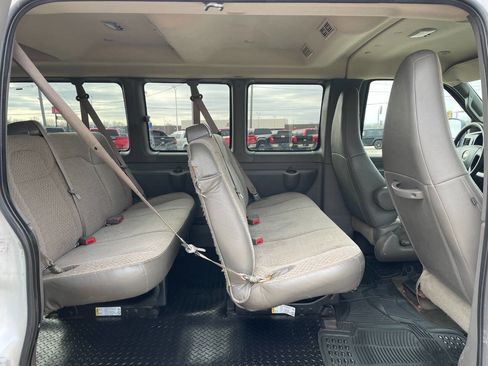 Used 2017 Chevrolet Express 3500 LT w/ LT Preferred Equipment Group image 22