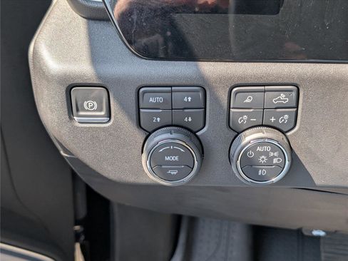 Used 2024 Chevrolet Silverado 1500 High Country w/ High Country Premium Package image 23