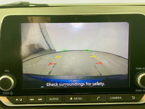 Used 2023 Nissan Rogue S image 15