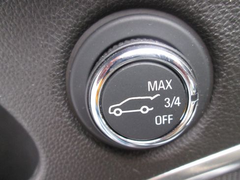 Used 2019 Buick Enclave Essence image 11