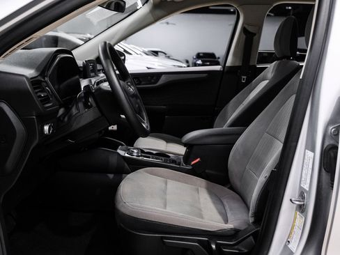 Used 2020 Ford Escape S image 4