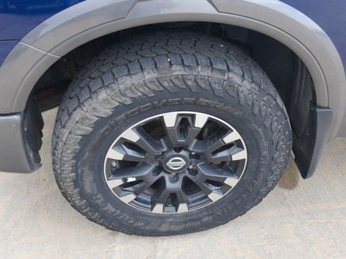 Used 2017 Nissan Titan PRO-4X AWD/4WD image 12