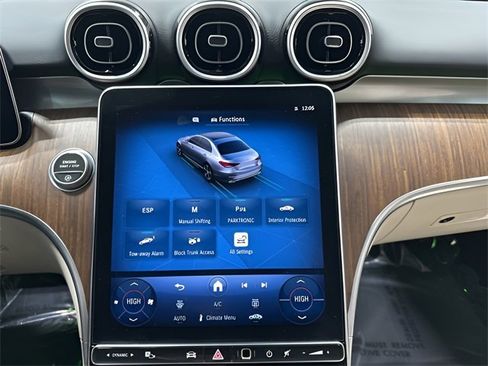 Used 2025 Mercedes-Benz C 300 4MATIC Sedan image 22