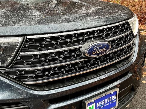 Used 2023 Ford Explorer XLT image 32