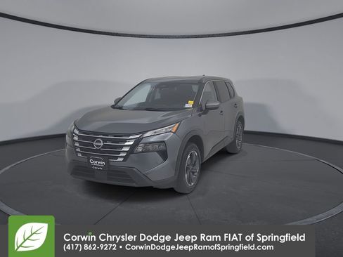 Used 2025 Nissan Rogue SV image 6