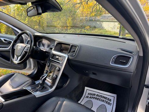 Used 2015 Volvo V60 T5 Premier Plus image 12