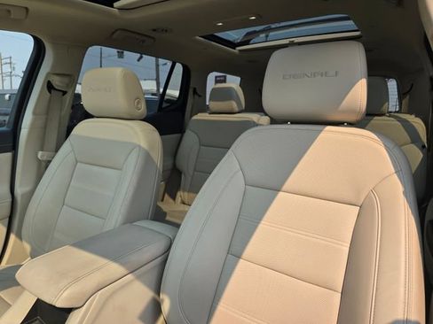 Used 2022 GMC Acadia Denali w/ Denali Ultimate Package AWD/4WD image 26