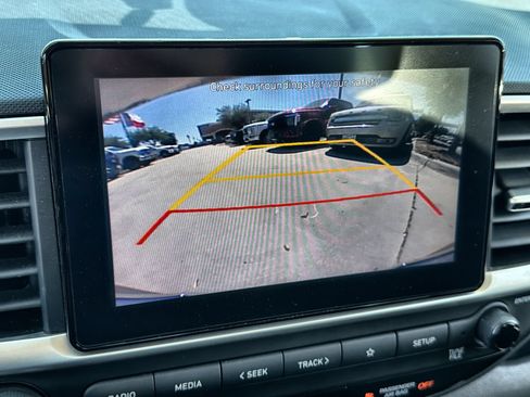 Used 2022 Hyundai Venue SE FWD image 17