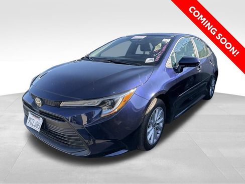 Used 2025 Toyota Corolla LE FWD image 1