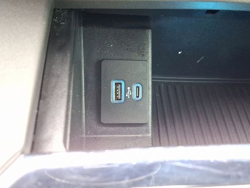 Used 2021 Ford Expedition XLT image 34